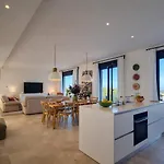 Encinas – Jardín Y Vistas Cerca Del Mar