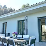 Encinas – Jardín Y Vistas Cerca Del Mar