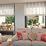 Encinas - Jardin Y Vistas Cerca Del Mar Vila